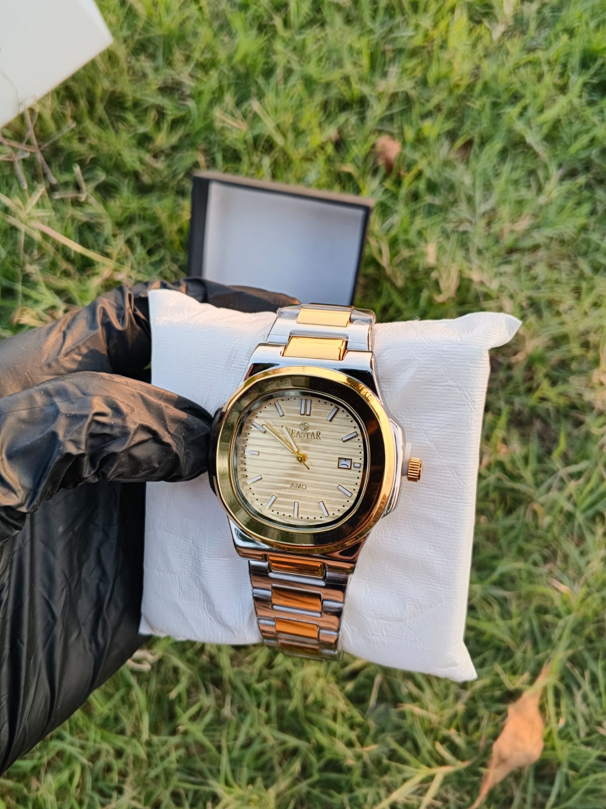 AMD Seastar Men’s Two-Tone Luxury Watch – Nautilus Style Gold & Silver Quartz Timepiece