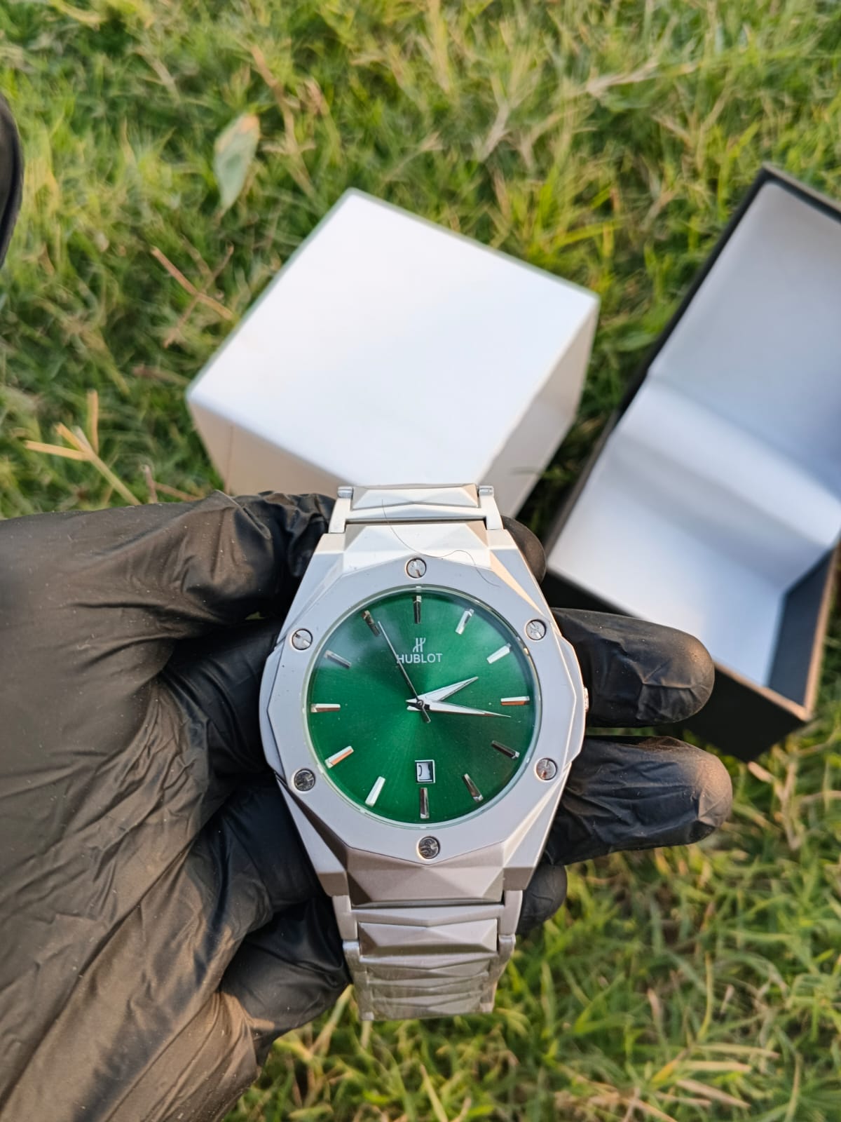 Luxury Green Dial Stainless Steel Watch – Modern Classic Design