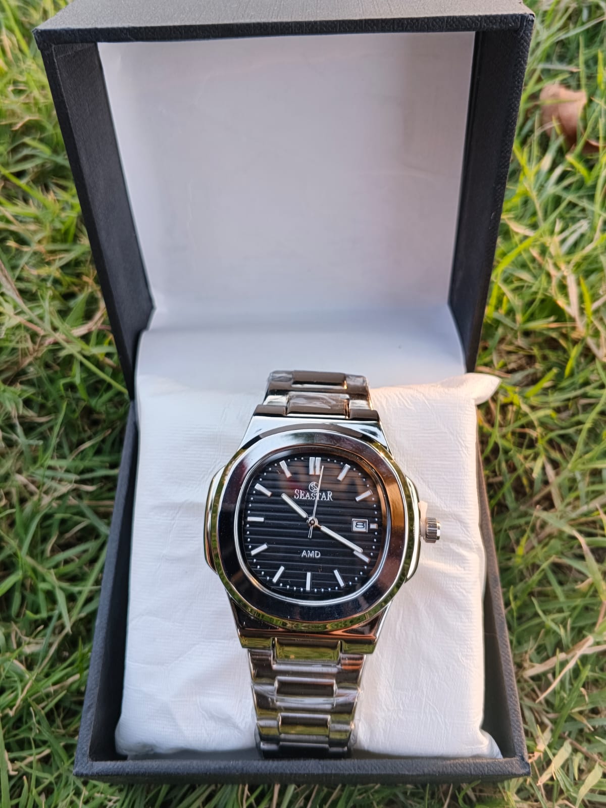 AMD Seastar Men’s Luxury Watch – Nautilus-Style Integrated Bracelet Quartz Timepiece